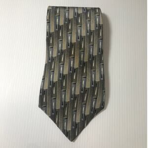 Geoffrey Beene New York Classic Geometric Wide Silk Necktie